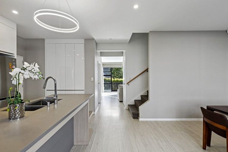 Photo of property in 10 Tihema Lane, Westgate, Auckland, 0614