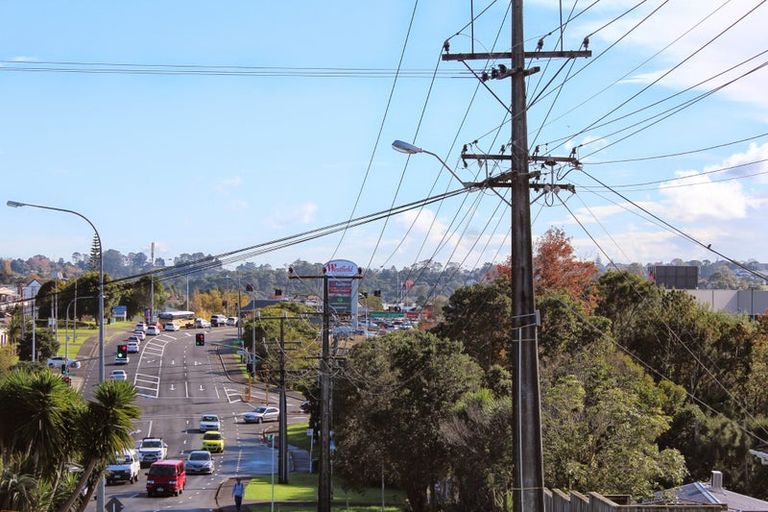 Photo of property in 2/63 High Road, Glenfield, Auckland, 0629