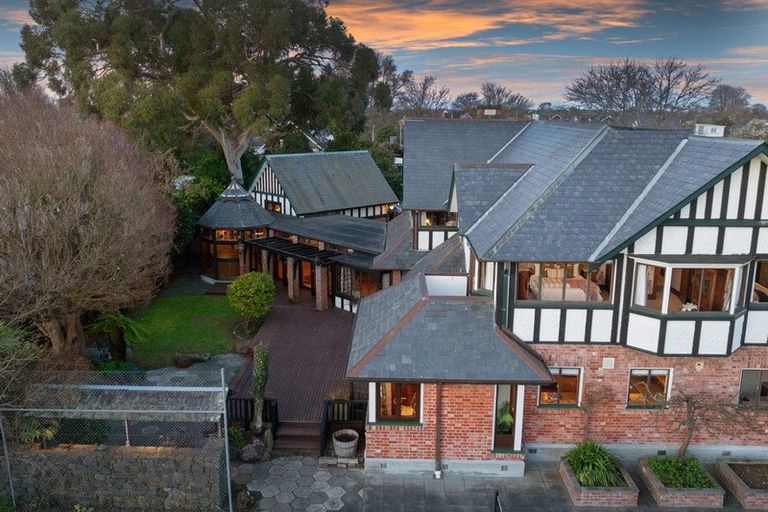 Photo of property in 283 Papanui Road, Merivale, Christchurch, 8052