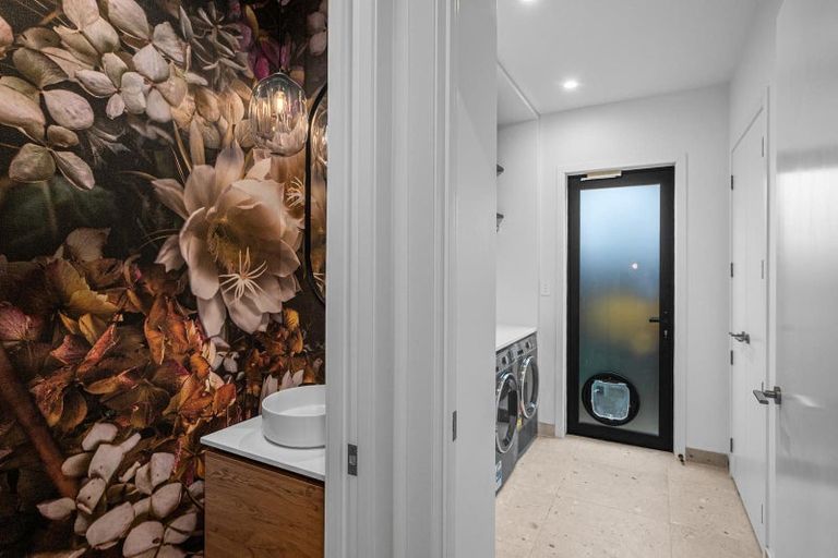 Photo of property in 23 Otakau Road, Milford, Auckland, 0620