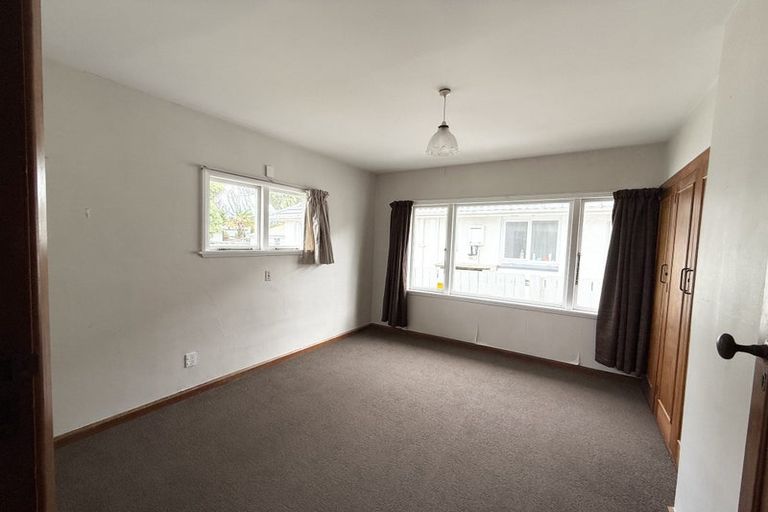 Photo of property in 153 Memorial Avenue, Burnside, Christchurch, 8053