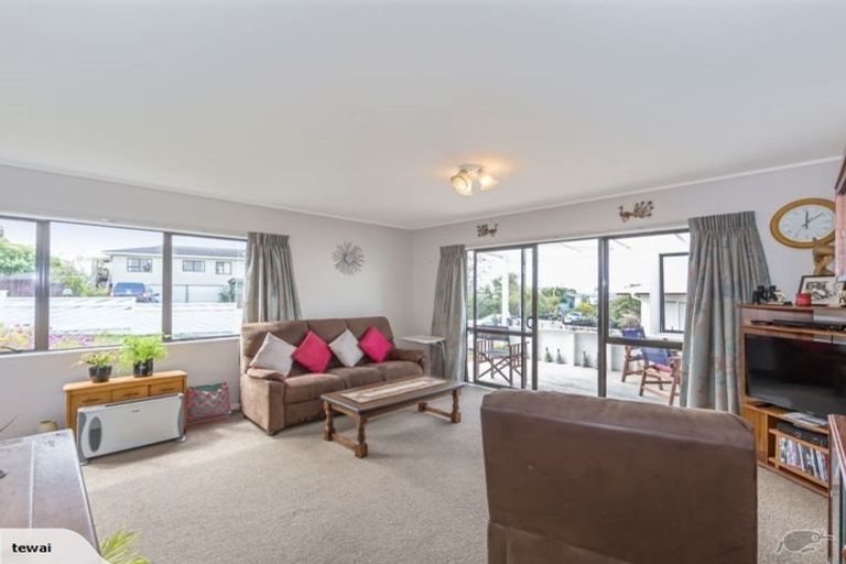 Photo of property in 6 Katene Place, Snells Beach, 0920