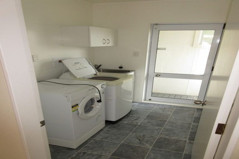 Photo of property in 72 Queens Road, Waikanae Beach, Waikanae, 5036