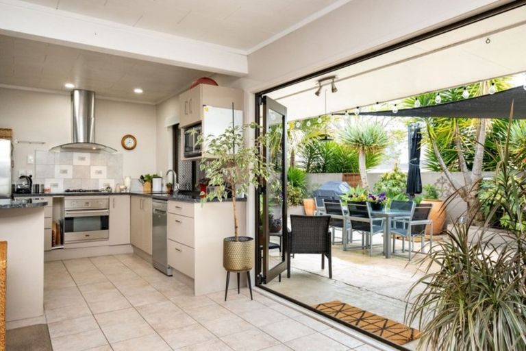 Photo of property in 8 Mckeefry Avenue, Greenmeadows, Napier, 4112