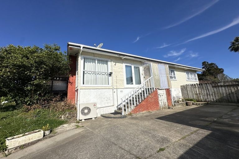Photo of property in 4 Maui Pomare Street, Blockhouse Bay, Auckland, 0600