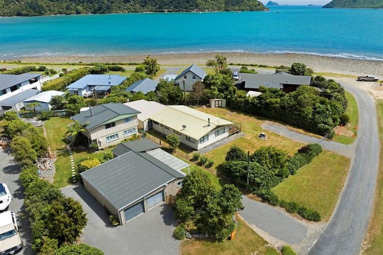 Photo of property in 5 The Parade, Okiwi Bay, French Pass, 7193