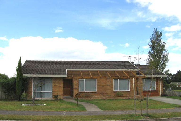 Photo of property in 4 Lanier Place, Glendene, Auckland, 0602