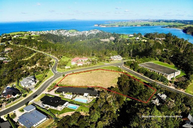 Photo of property in 1 Woodridge Drive, Stanmore Bay, Whangaparaoa, 0932