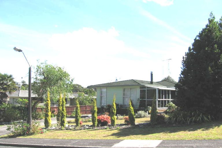 Photo of property in 5 Kapiti Place, Sunnynook, Auckland, 0620