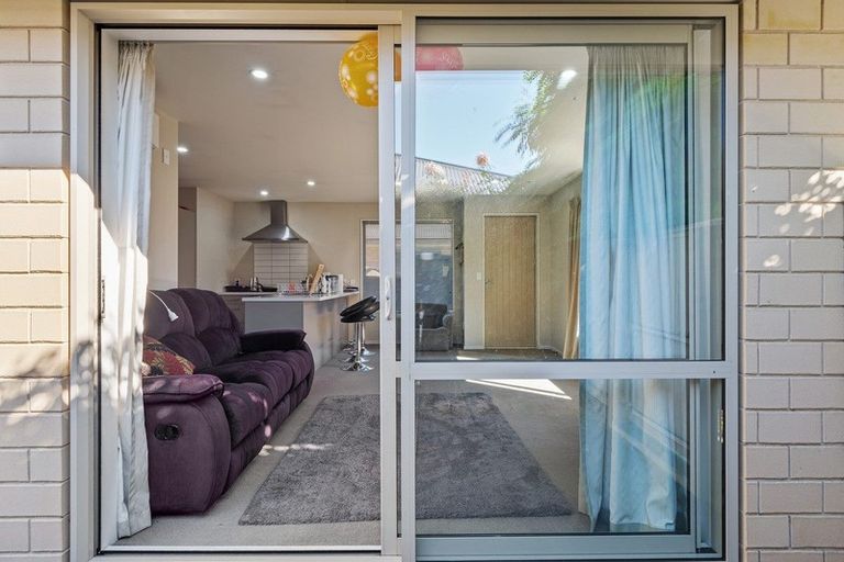 Photo of property in 42 Thackeray Place, Waltham, Christchurch, 8023