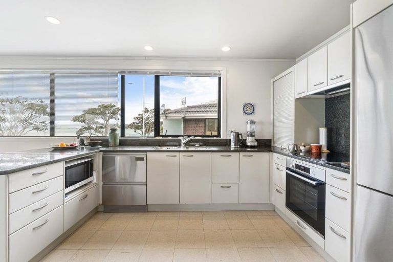 Photo of property in 2/195 Tamaki Drive, Kohimarama, Auckland, 1071