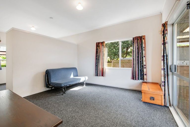 Photo of property in 11 Fairway Avenue, Red Beach, 0932