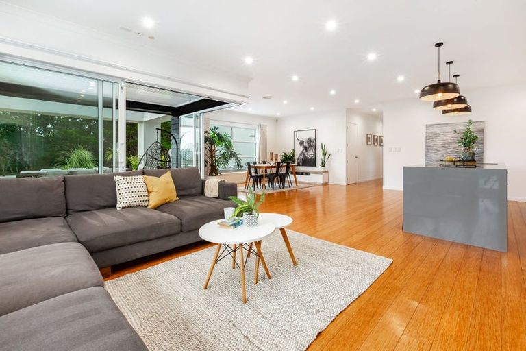 Photo of property in 32 Pacific View, Whitby, Porirua, 5024