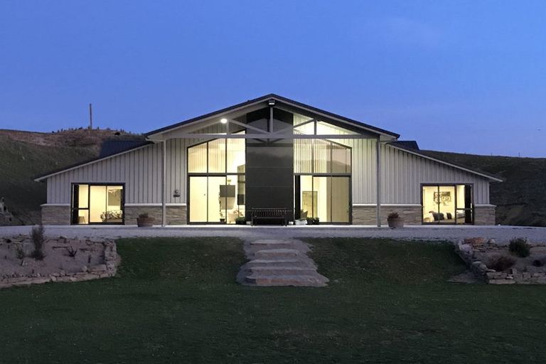 Photo of property in 211 Mcarthur Road, Springvale, Alexandra, 9391