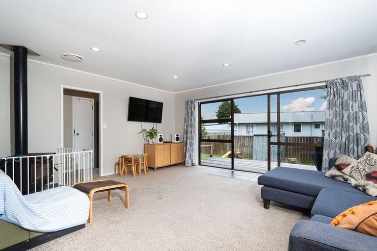Photo of property in 99 Bruce Mclaren Road, Henderson, Auckland, 0612