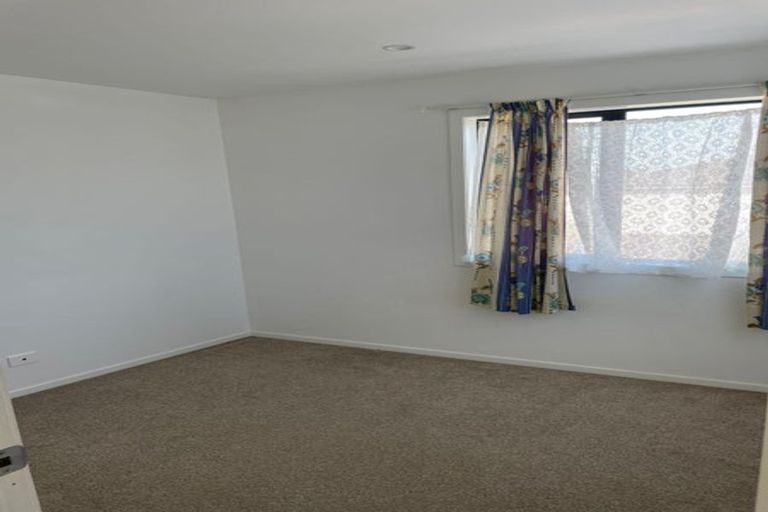 Photo of property in 3157 Great North Road, New Lynn, Auckland, 0600