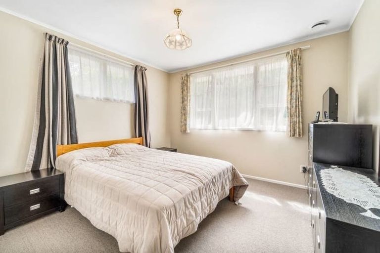 Photo of property in 180a Old Titirangi Road, New Lynn, Auckland, 0600