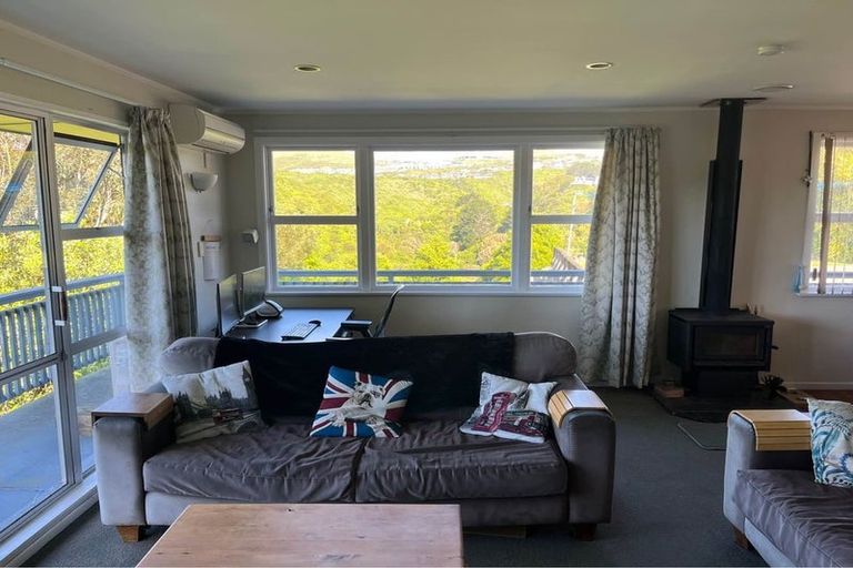 Photo of property in 34 Mark Avenue, Paparangi, Wellington, 6037