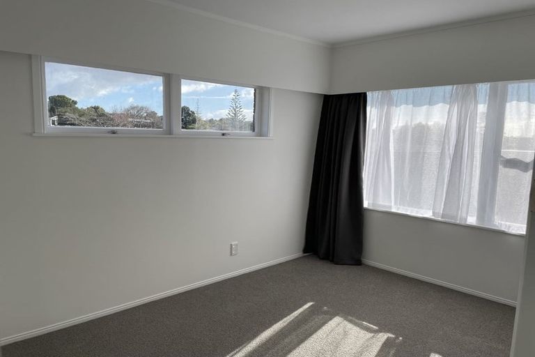 Photo of property in 56 Beechdale Crescent, Pakuranga Heights, Auckland, 2010