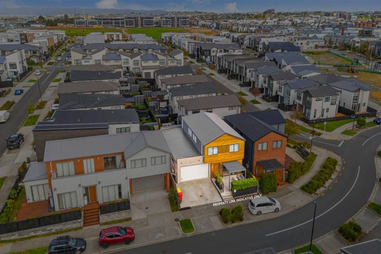 Photo of property in 3 Hea Road, Hobsonville, Auckland, 0616