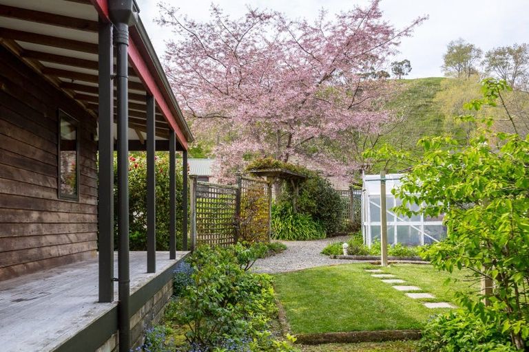 Photo of property in 620 Te Whiti Road, Te Whiti, Masterton, 5884