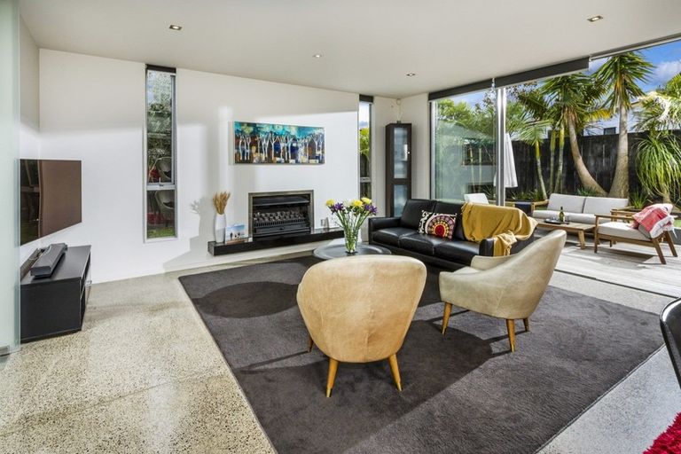 Photo of property in 33 Waiake Street, Torbay, Auckland, 0630