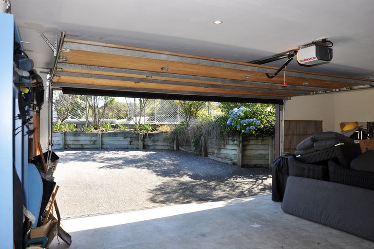 Photo of property in 2 Lax Crescent, Leigh, 0985