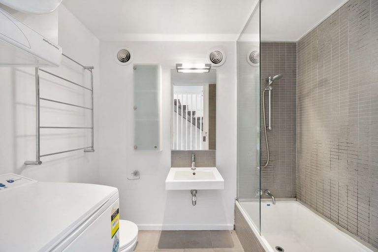 Photo of property in 253/21 Left Bank, Te Aro, Wellington, 6011