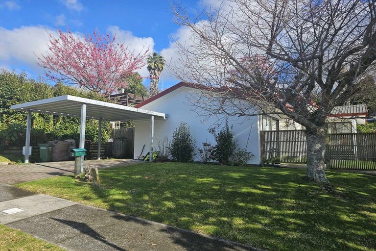 Photo of property in 2 Sunvale Place, Gate Pa, Tauranga, 3112