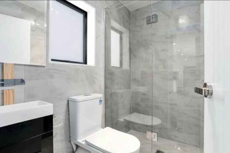 Photo of property in 3b Riverton Drive, Randwick Park, Auckland, 2105