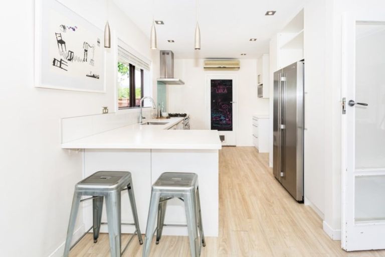 Photo of property in 12 Remuera Avenue, Cashmere, Christchurch, 8022