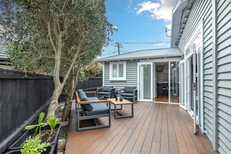 Photo of property in 1 Conway Street, Somerfield, Christchurch, 8024
