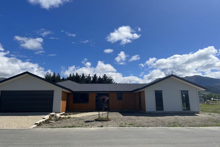 Photo of property in 2 Balfour Way, Hanmer Springs, 7334