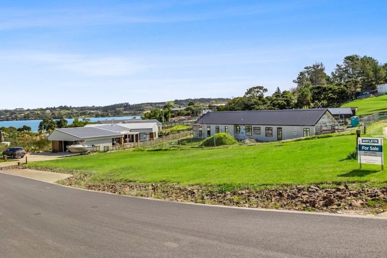 Photo of property in 1 Garden Way, Mangawhai Heads, Mangawhai, 0505