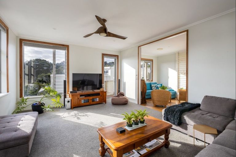 Photo of property in 8 Autere Street, Strandon, New Plymouth, 4312