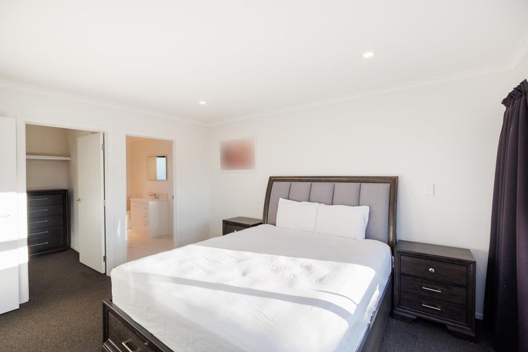 Photo of property in 79 Balrickard Way, Milson, Palmerston North, 4414