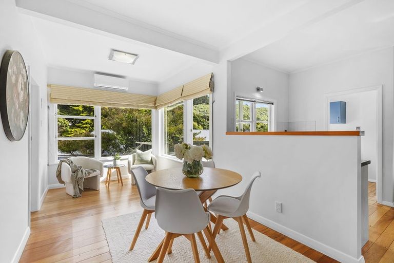 Photo of property in 18 Hampton Hill Road, Tawa, Wellington, 5028