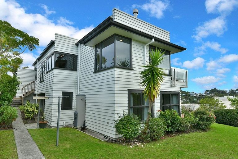 Photo of property in 22 Wentwood Place, Torbay, Auckland, 0630