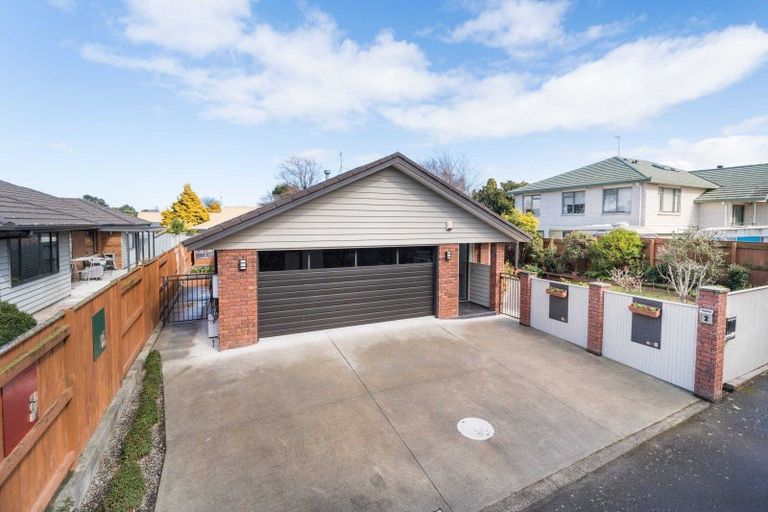 Photo of property in 3 Astelia Court, Milson, Palmerston North, 4414