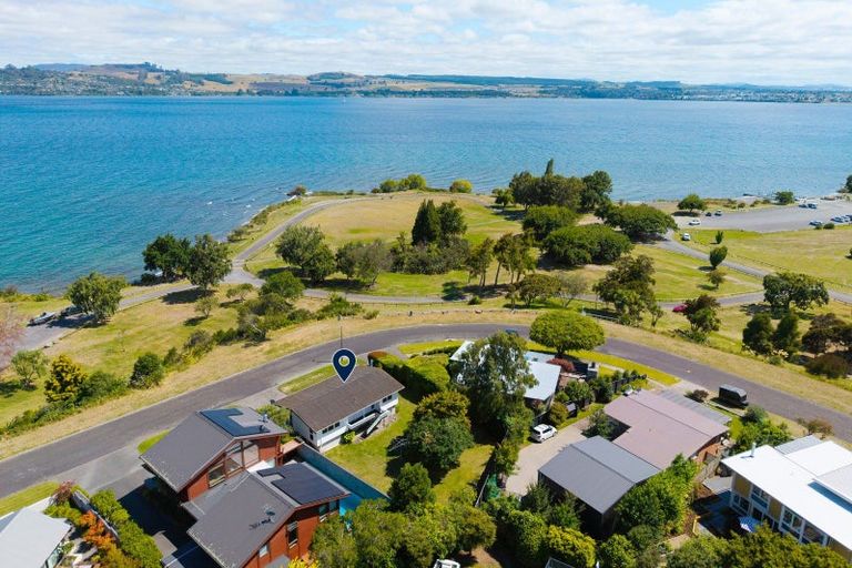 Photo of property in 30 Pokaka Crescent, Wharewaka, Taupo, 3330