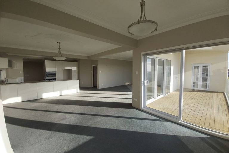Photo of property in 4 Hamblyn Street, Strandon, New Plymouth, 4312