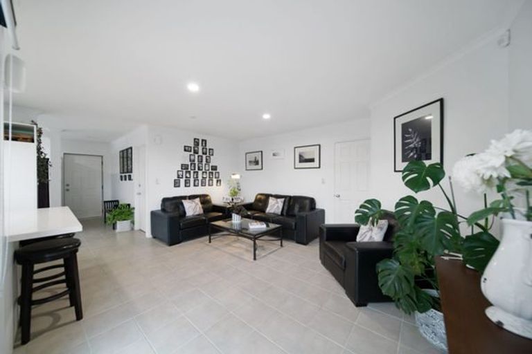 Photo of property in 3 Mull Place, Wattle Downs, Auckland, 2103