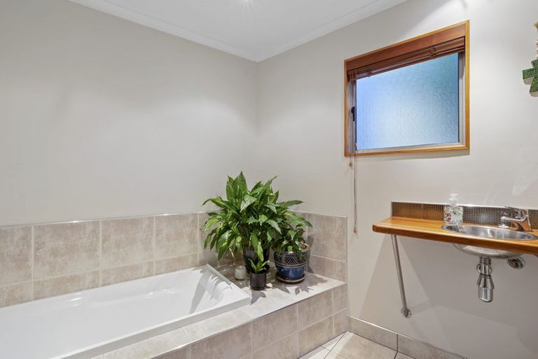 Photo of property in 157c Heta Road, Highlands Park, New Plymouth, 4312