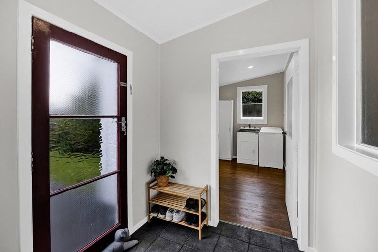 Photo of property in 5 Disraeli Street, Hawera, 4610