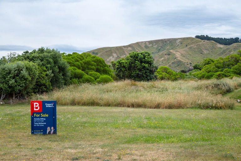 Photo of property in 14 Beach Road, Flat Point, Masterton, 5883