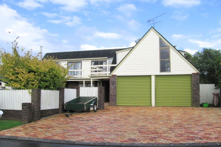 Photo of property in 8 Broman Place, Half Moon Bay, Auckland, 2012