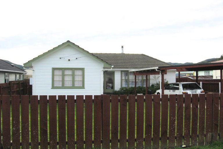 Photo of property in 6 Dunn Street, Wainuiomata, Lower Hutt, 5014