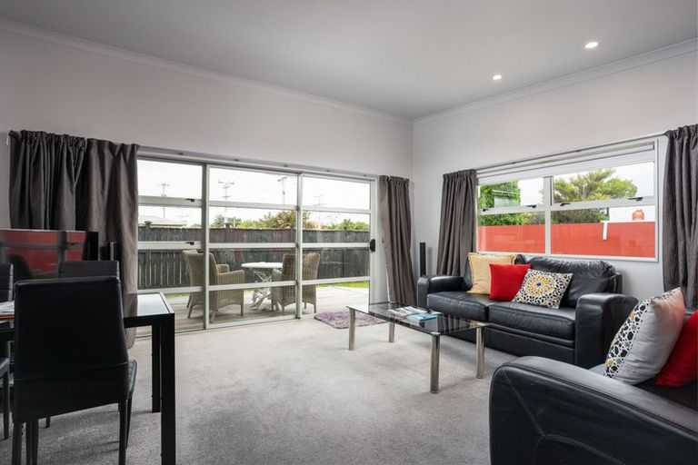 Photo of property in 24 Cologne Street, Martinborough, 5711