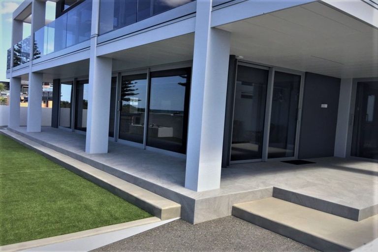 Photo of property in 82 Marine Parade, Mount Maunganui, 3116