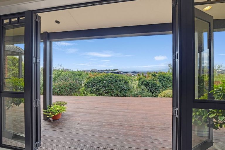 Photo of property in 71 Ruapehu Drive, Fitzherbert, Palmerston North, 4410